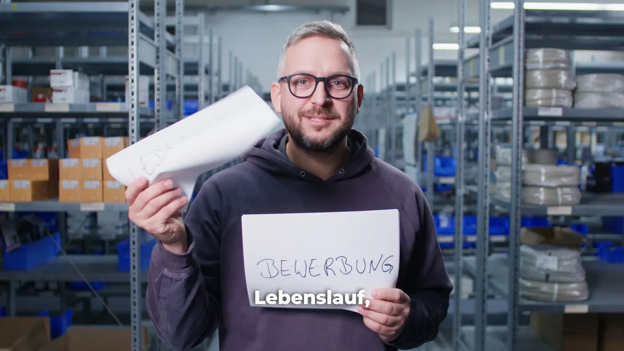 Mitarbeiter von Elektro Pahl bei der Arbeit